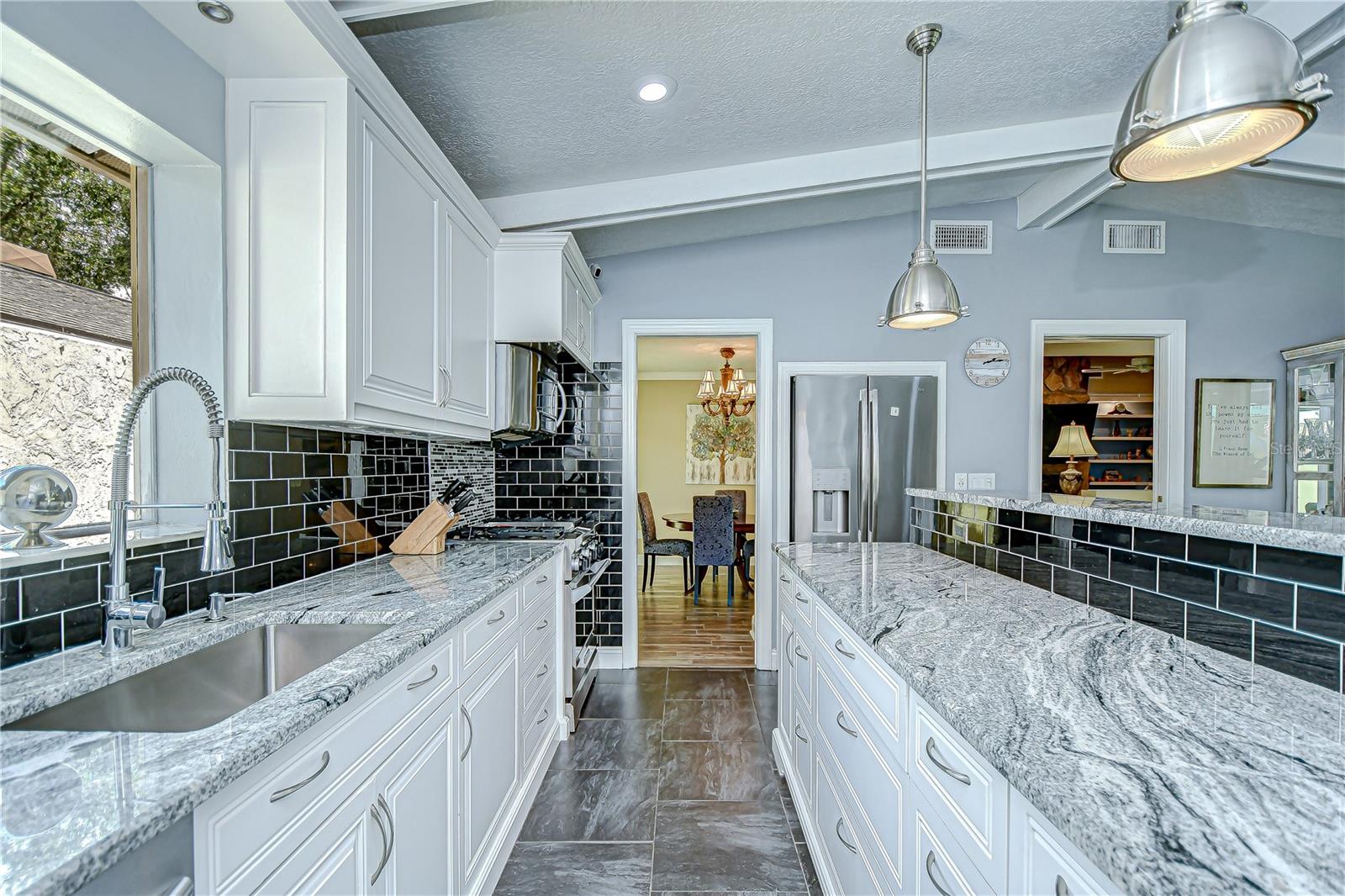 Image 15 of 45 For 13522 Avista Drive