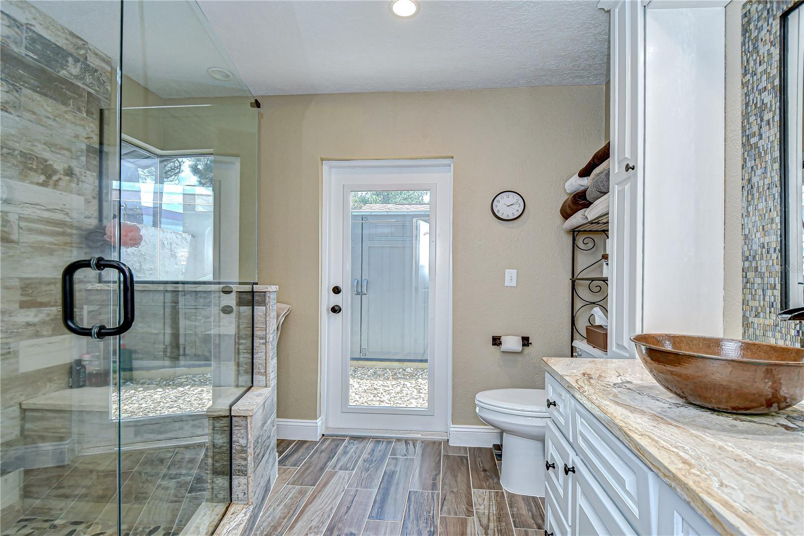 Image 21 of 45 For 13522 Avista Drive