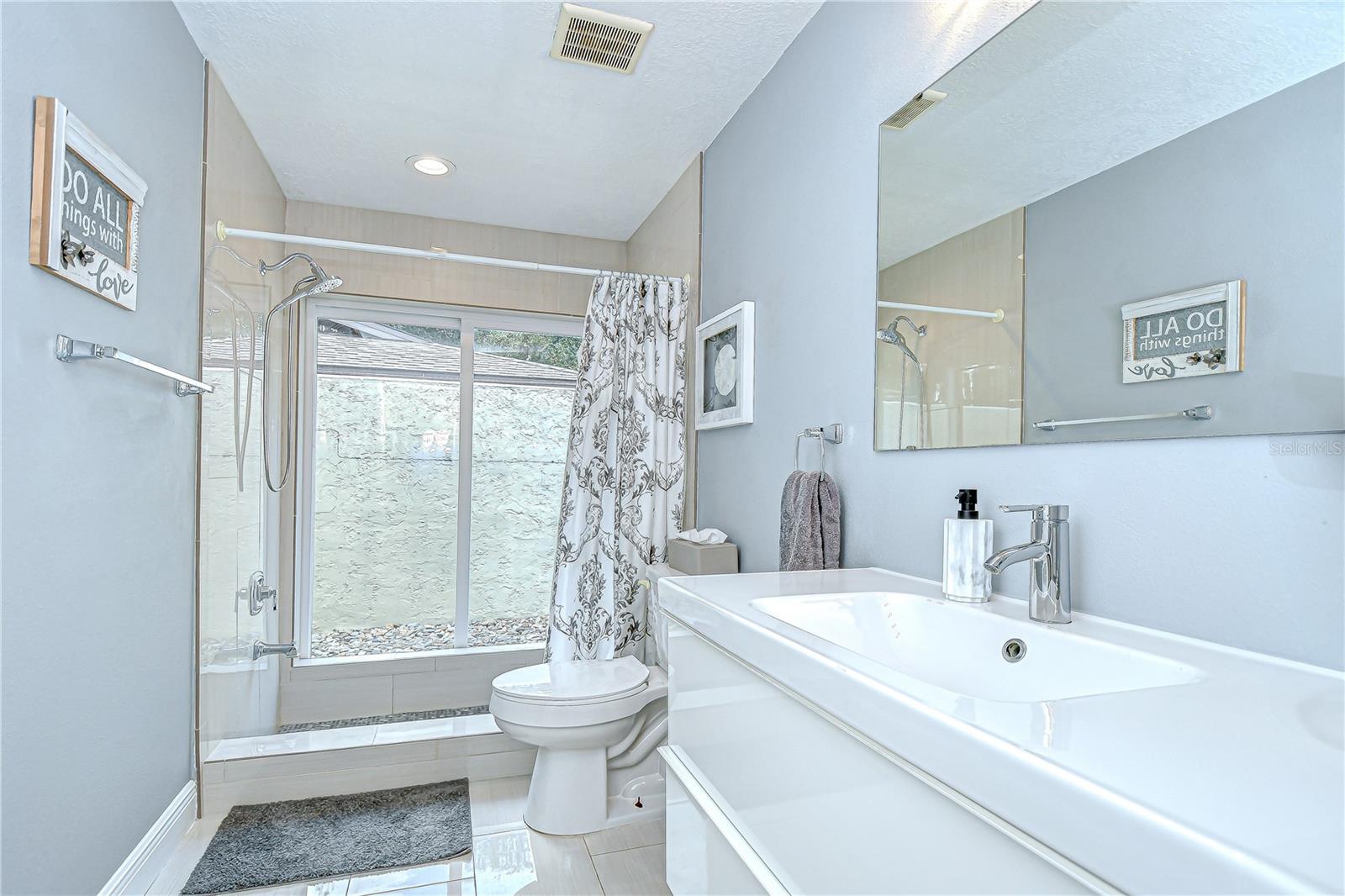 Image 27 of 45 For 13522 Avista Drive