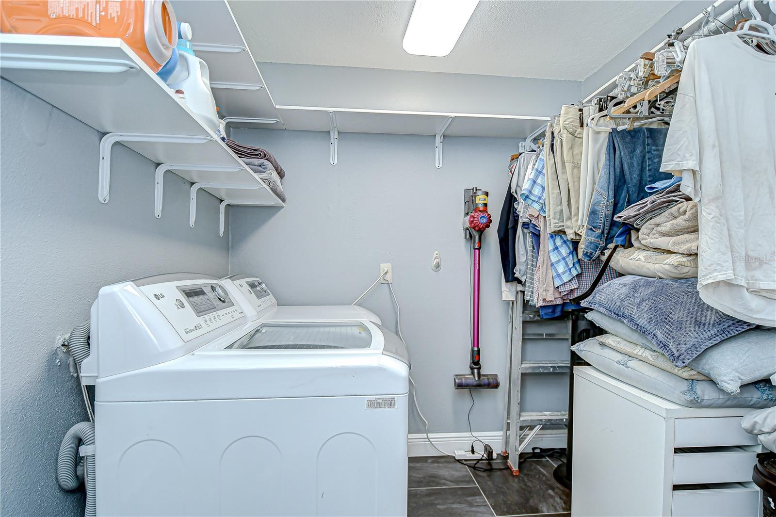 Image 29 of 45 For 13522 Avista Drive