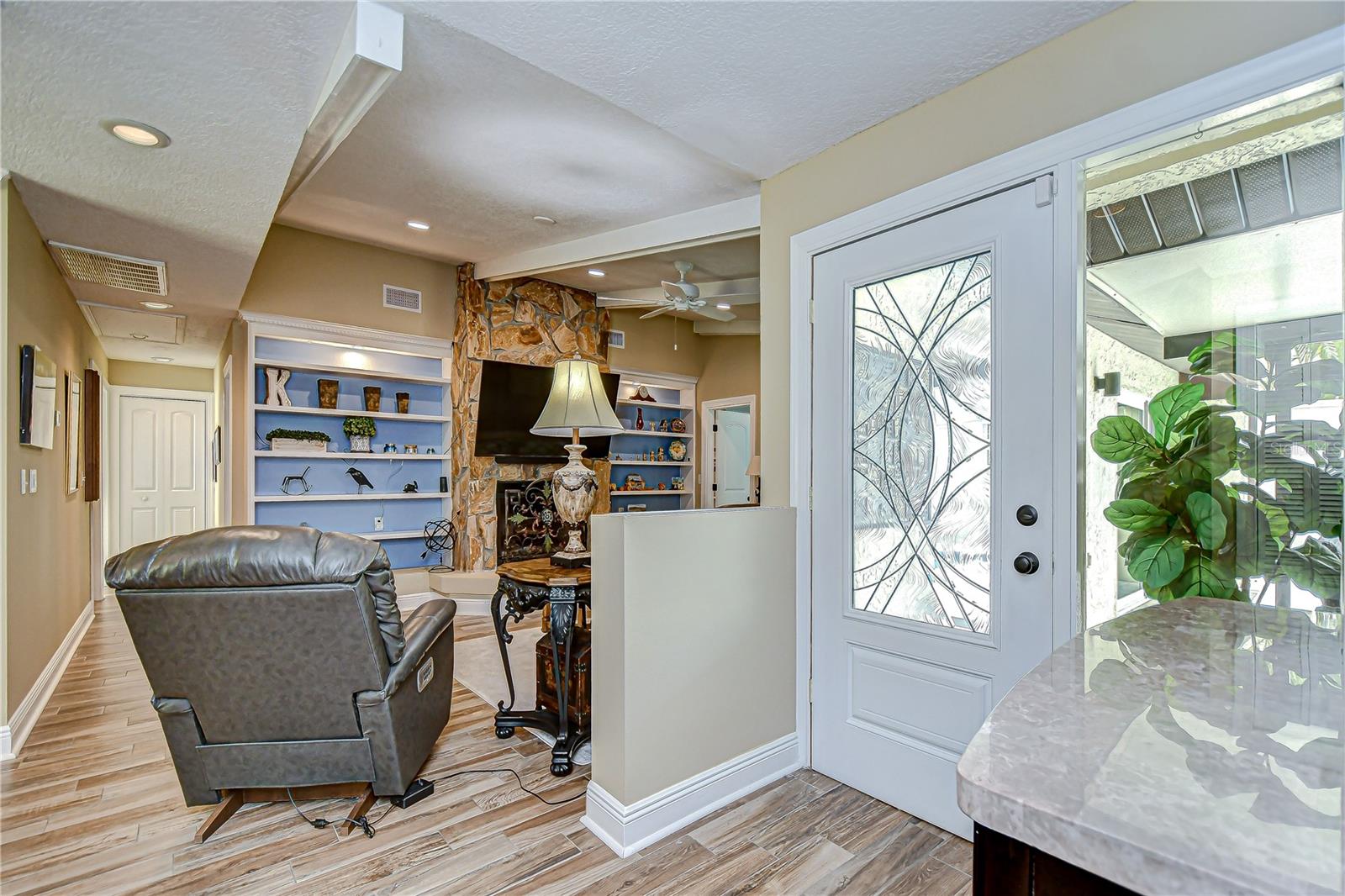 Image 6 of 45 For 13522 Avista Drive