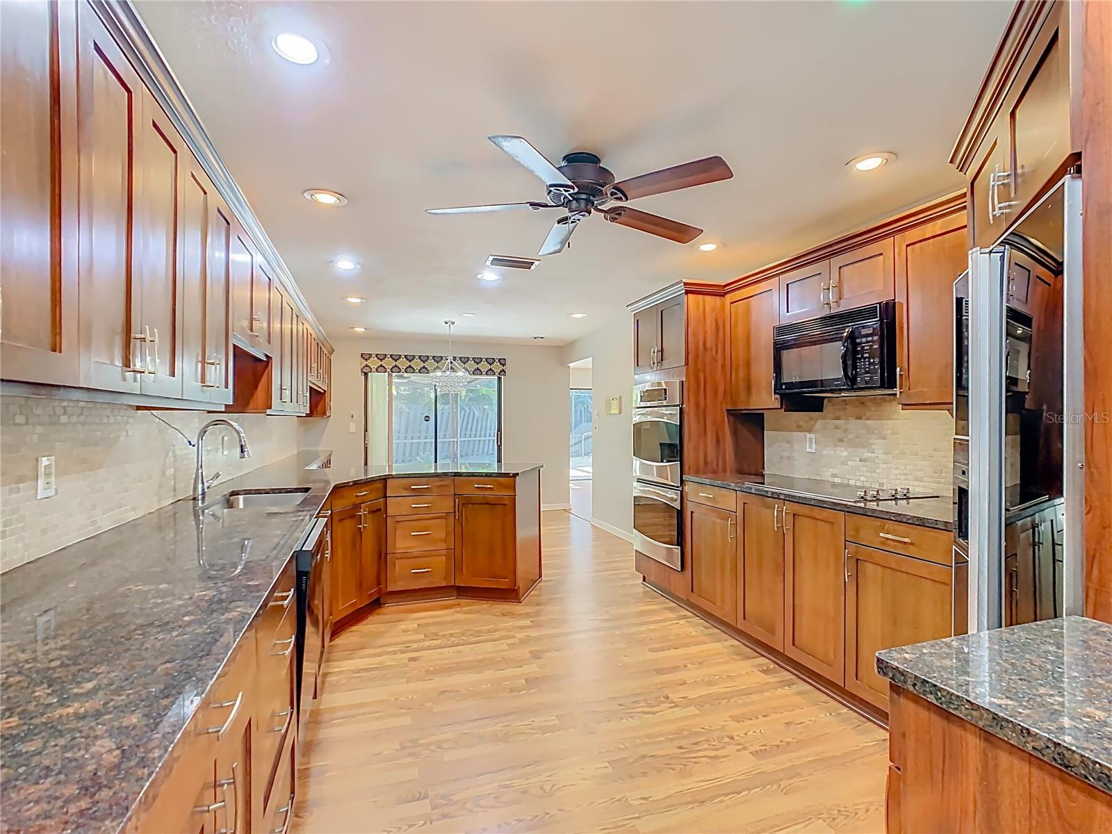 Image 14 of 66 For 35 Baywood Court