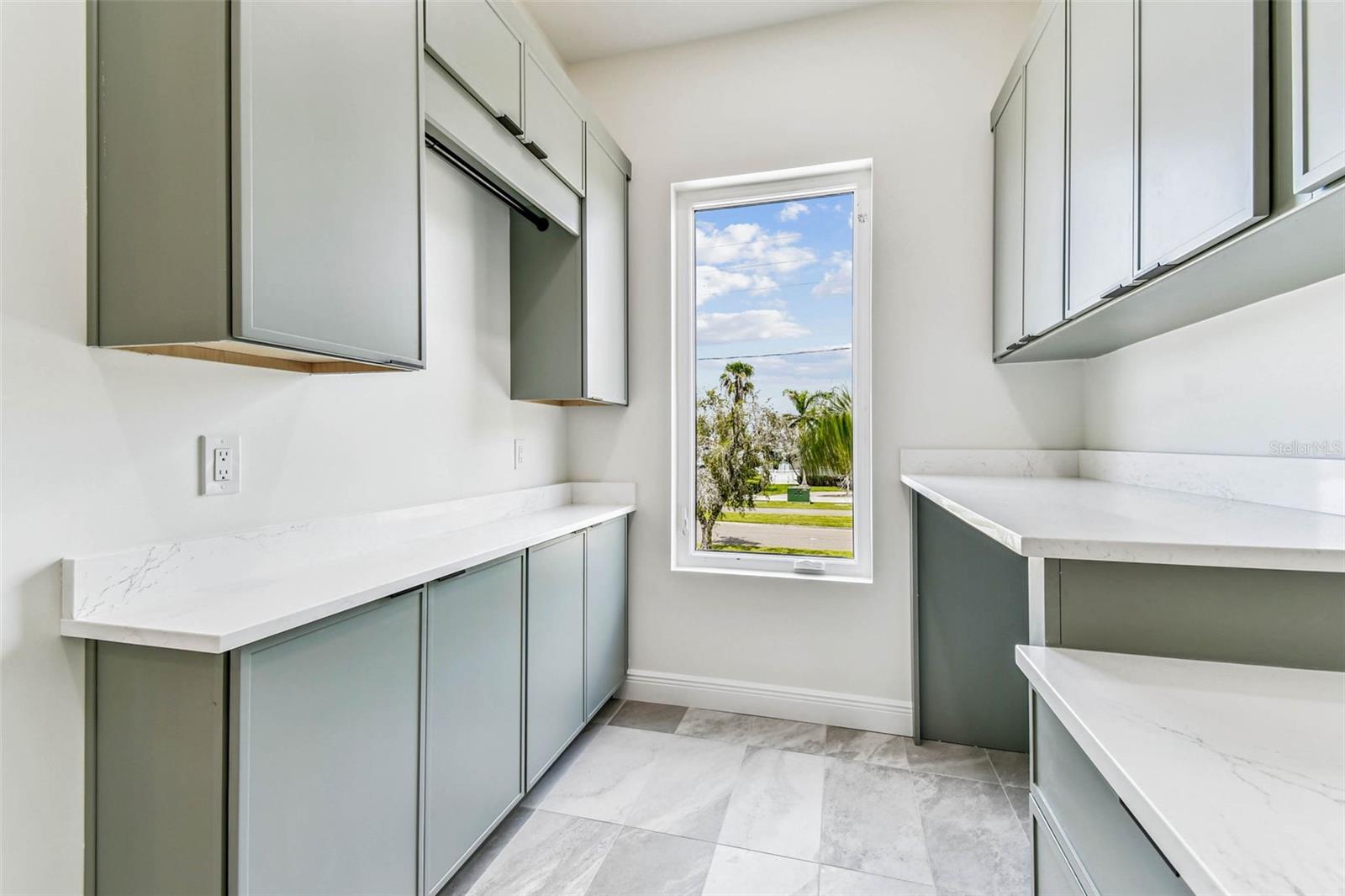 Image 76 of 99 For 3 Treasure Lane