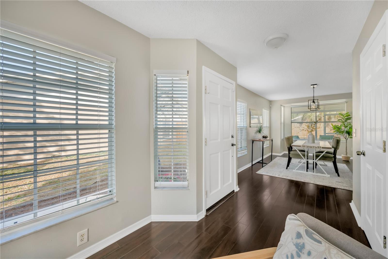 Listing photo id 8 for 1532 Chepacket Street