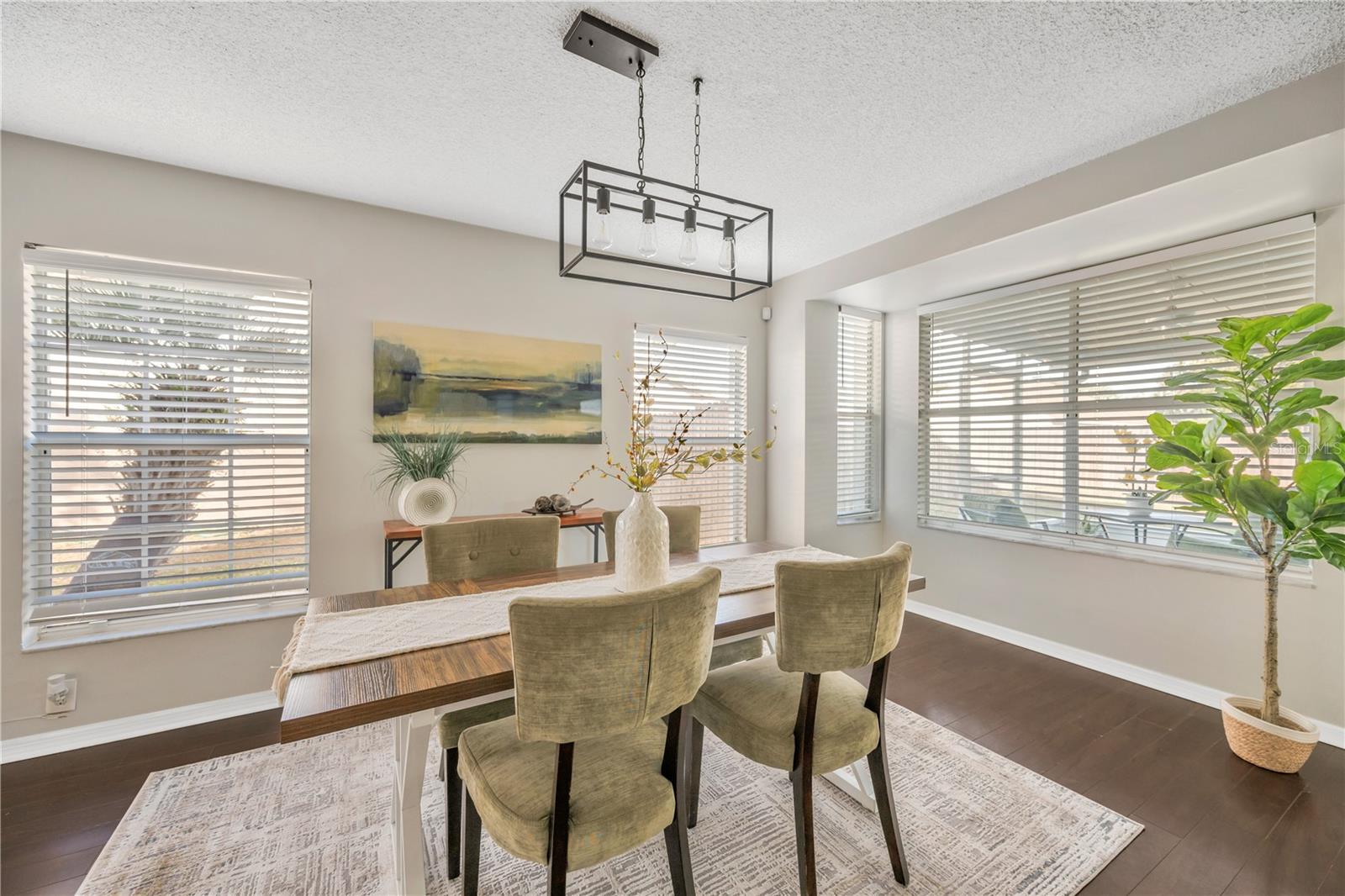 Listing photo id 9 for 1532 Chepacket Street