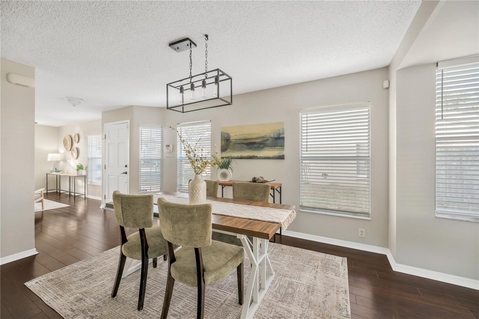 Listing photo id 10 for 1532 Chepacket Street