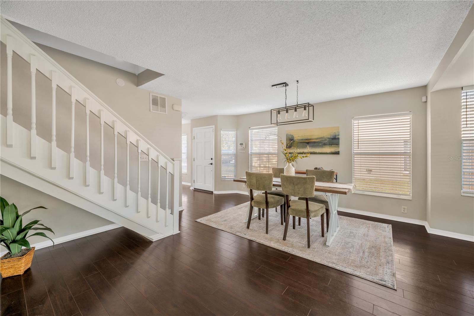 Listing photo id 16 for 1532 Chepacket Street