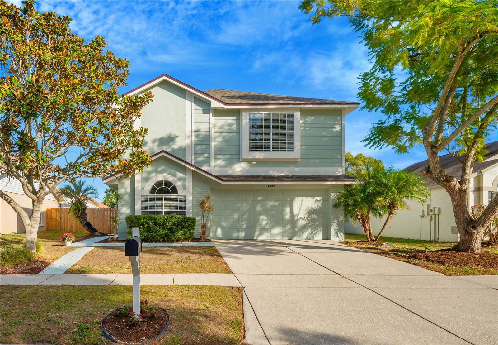 Listing photo id 0 for 1532 Chepacket Street