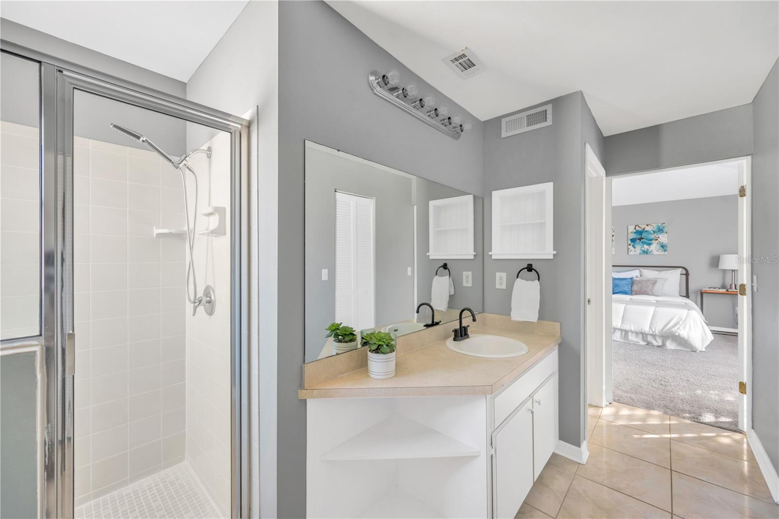 Listing photo id 39 for 1532 Chepacket Street