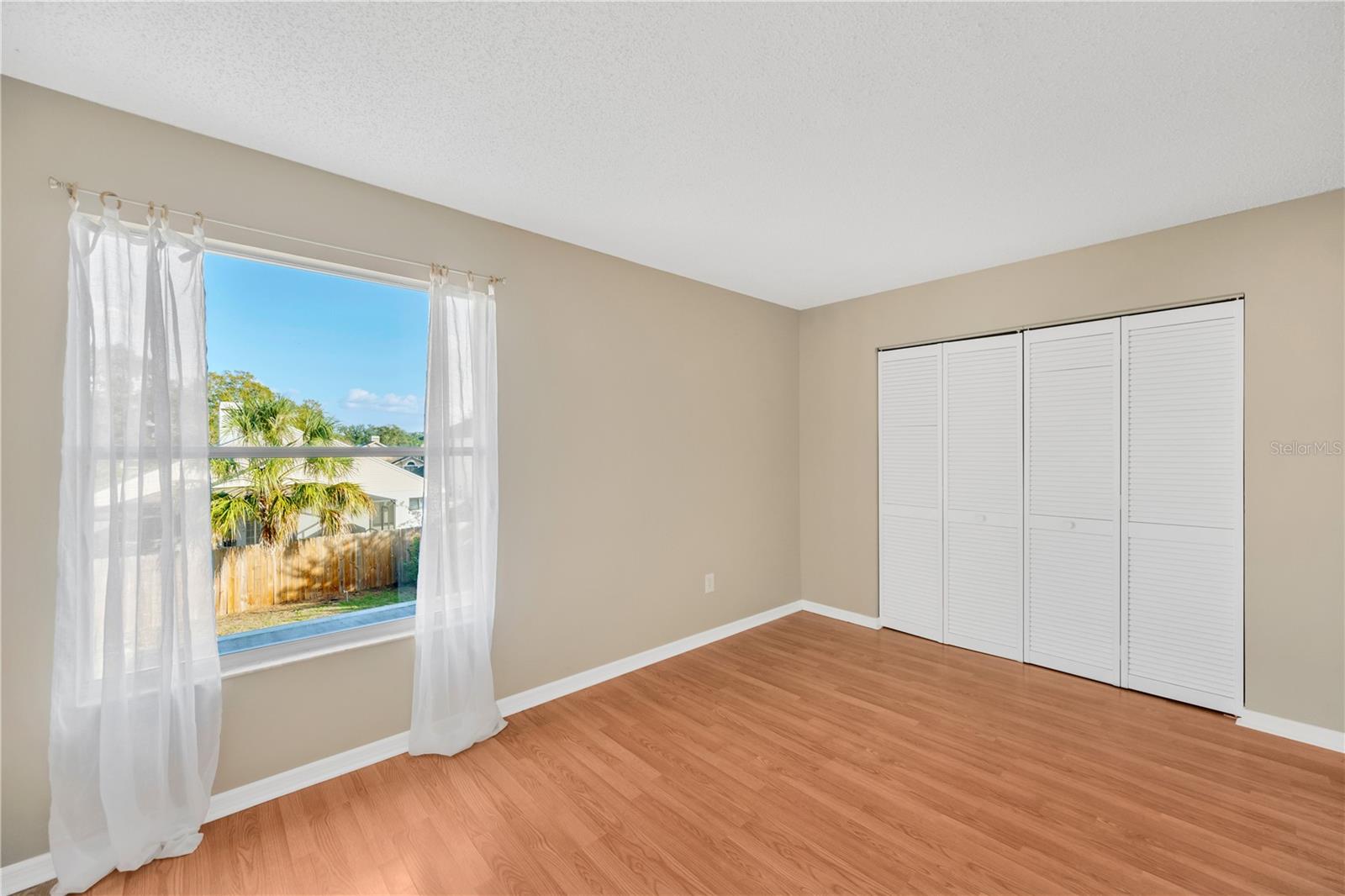 Listing photo id 50 for 1532 Chepacket Street