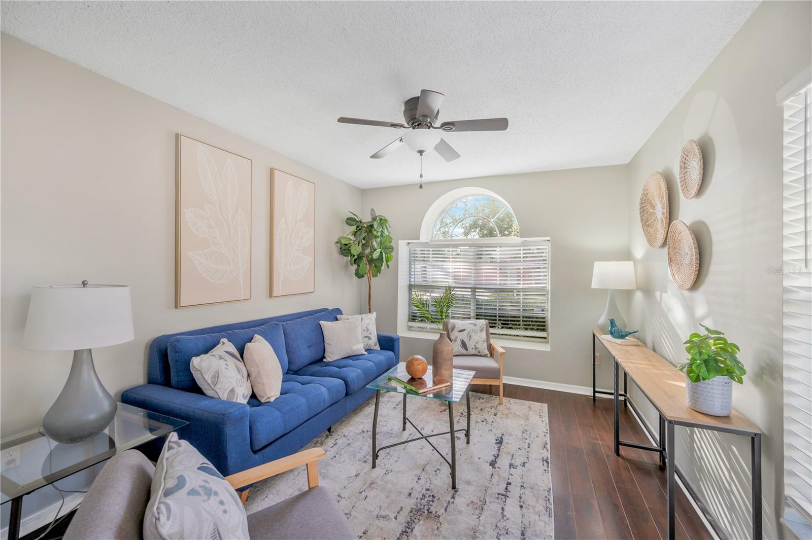 Listing photo id 4 for 1532 Chepacket Street