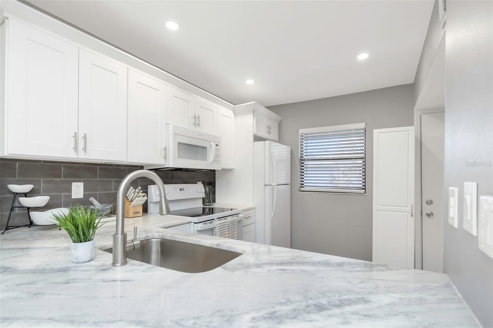 Image 13 of 52 For 3034 Eastland Boulevard D203