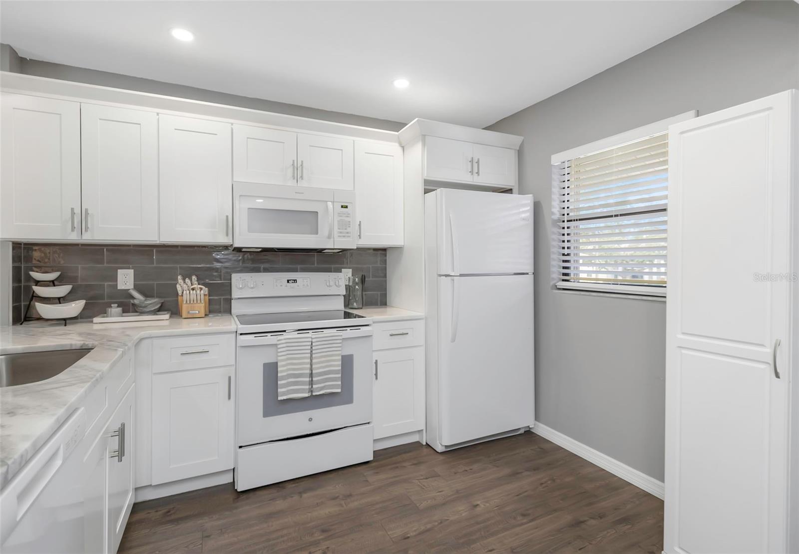 Image 14 of 52 For 3034 Eastland Boulevard D203