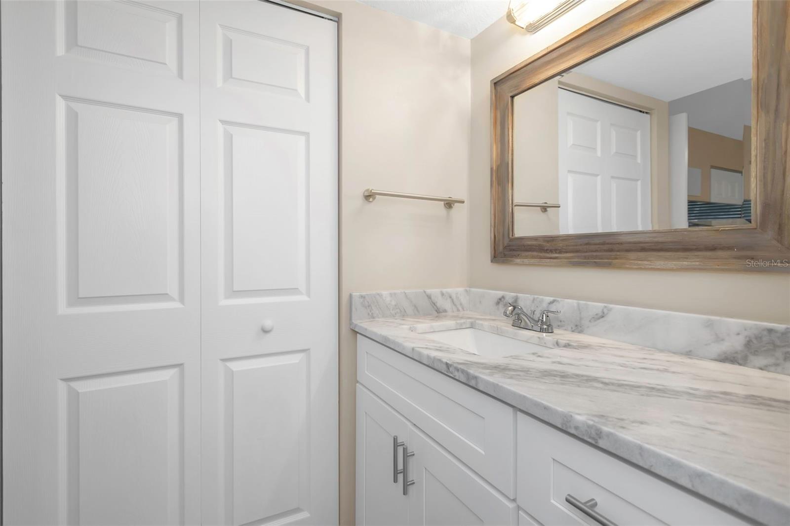 Image 20 of 52 For 3034 Eastland Boulevard D203