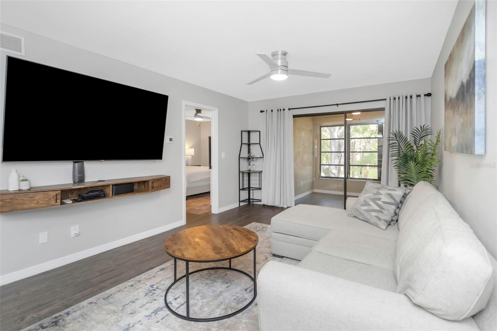 Image 3 of 52 For 3034 Eastland Boulevard D203