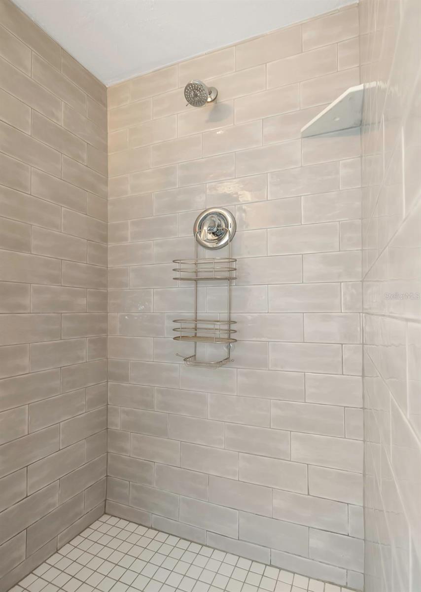 Image 31 of 52 For 3034 Eastland Boulevard D203