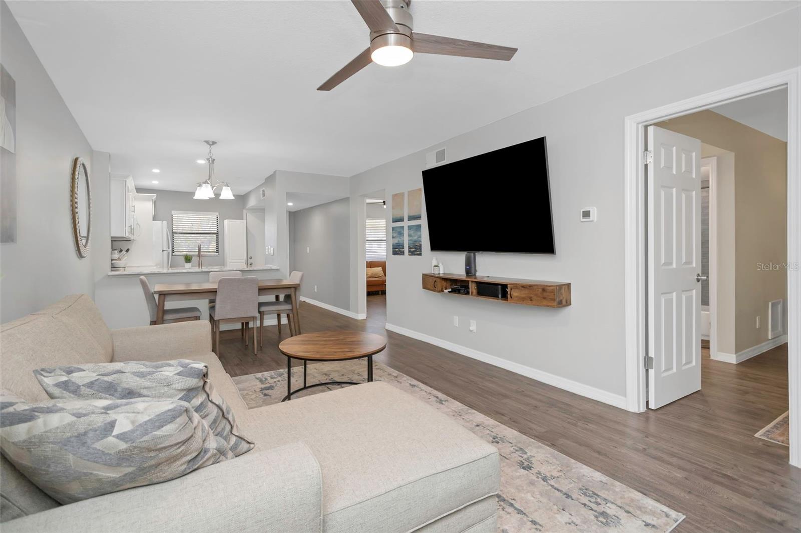 Image 5 of 52 For 3034 Eastland Boulevard D203