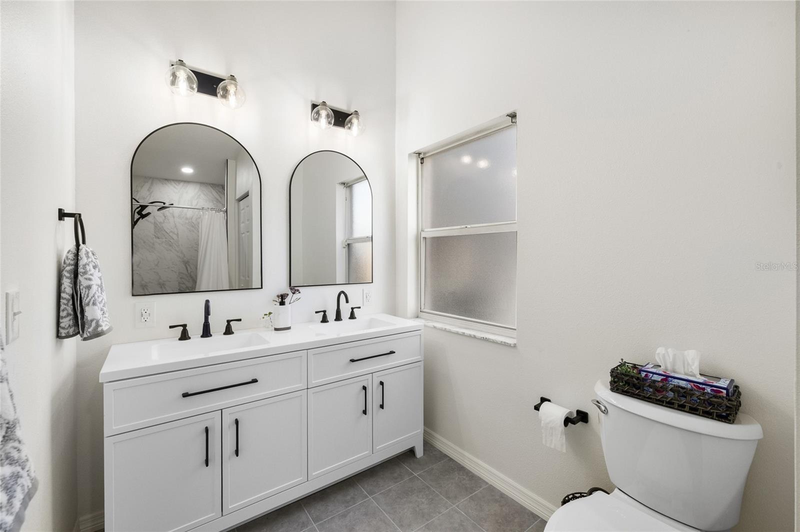 Image 17 of 43 For 2582 Northfield Lane