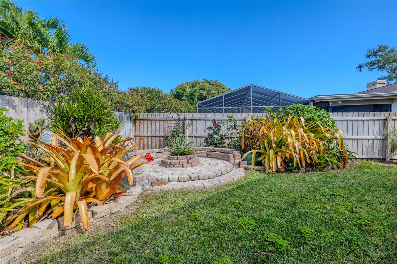 Listing photo id 51 for 2410 Old Coach Trail