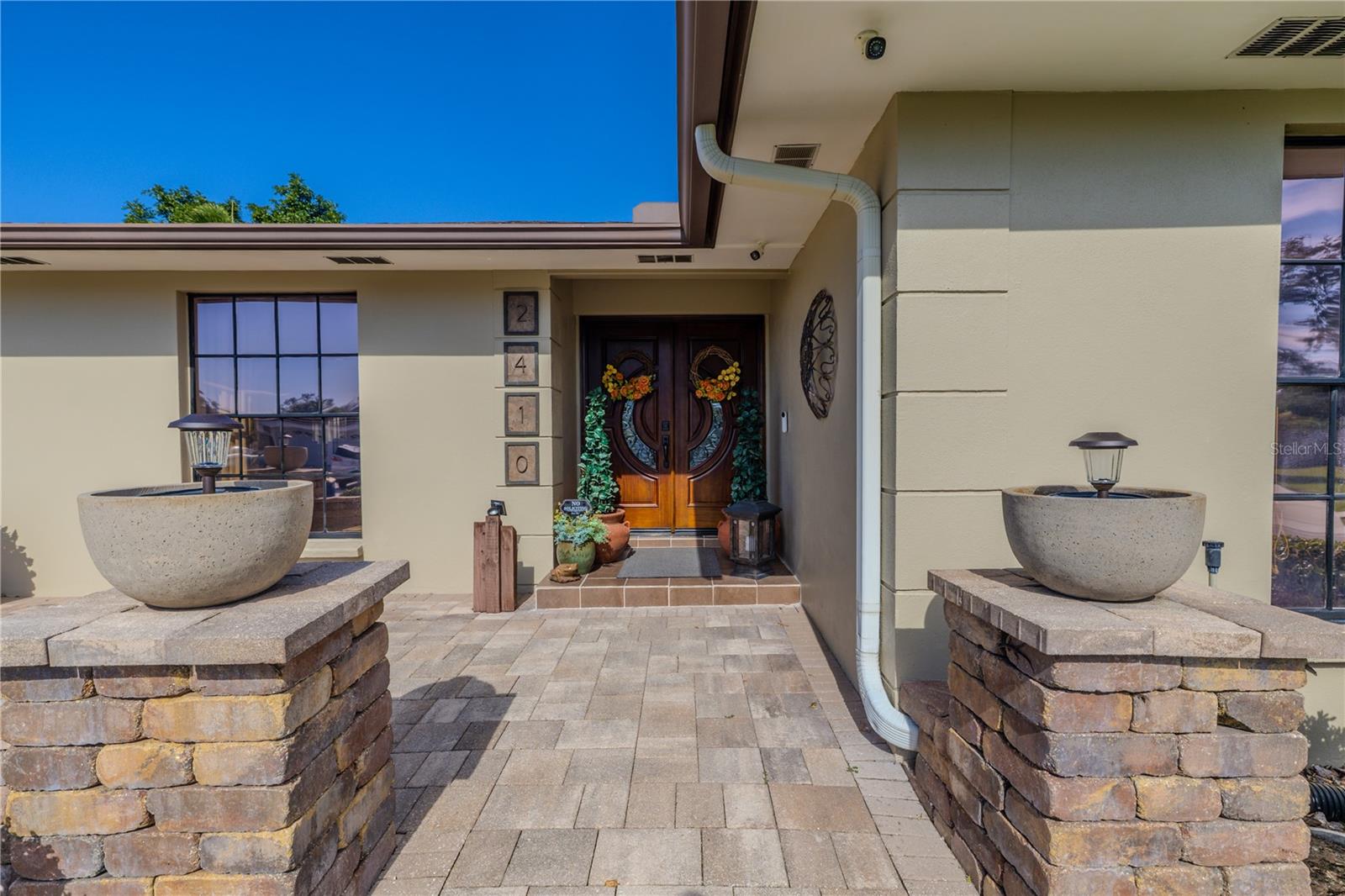 Listing photo id 58 for 2410 Old Coach Trail