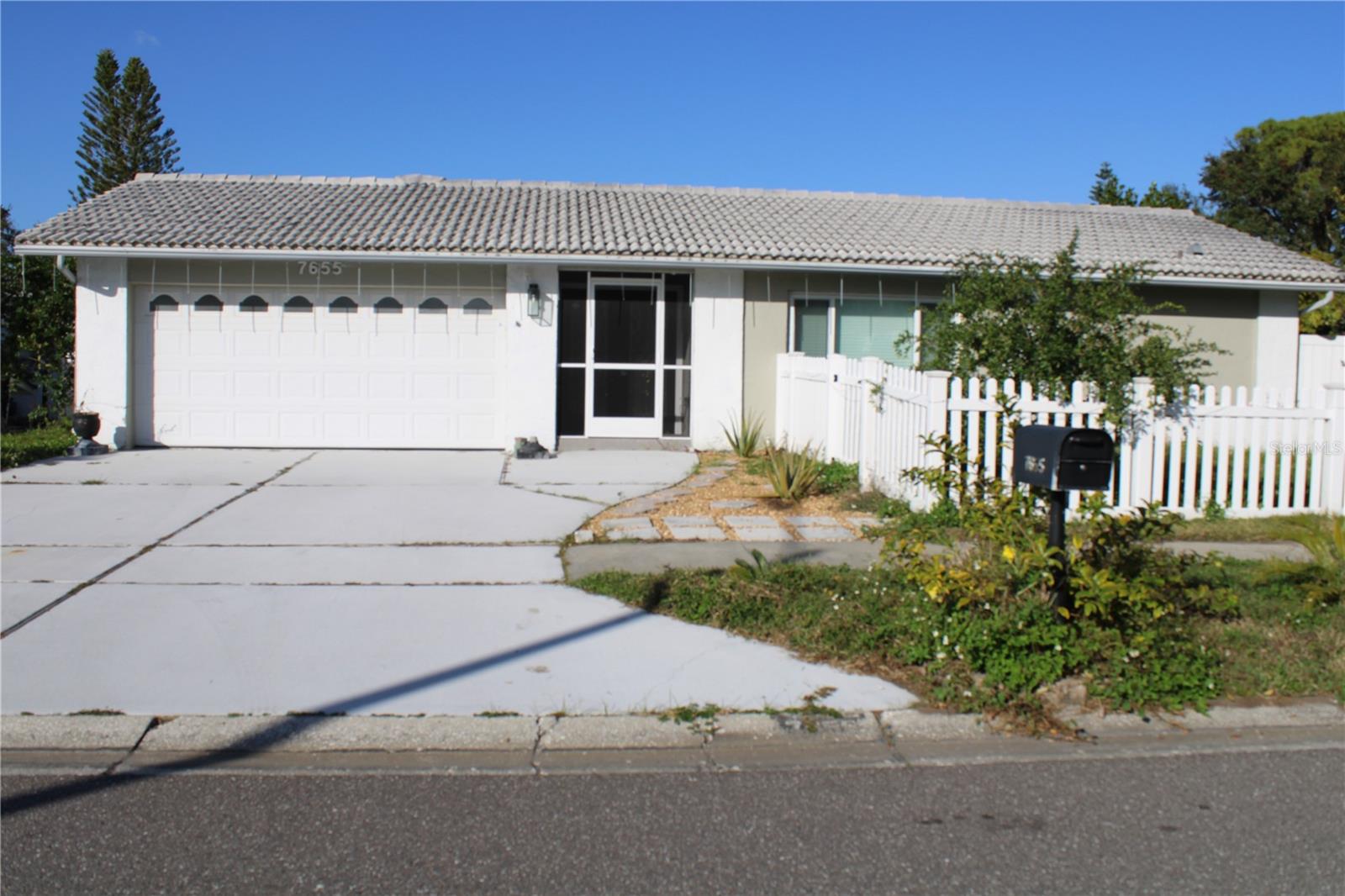 Details for 7655 Cardiff Court, ST PETERSBURG, FL 33709