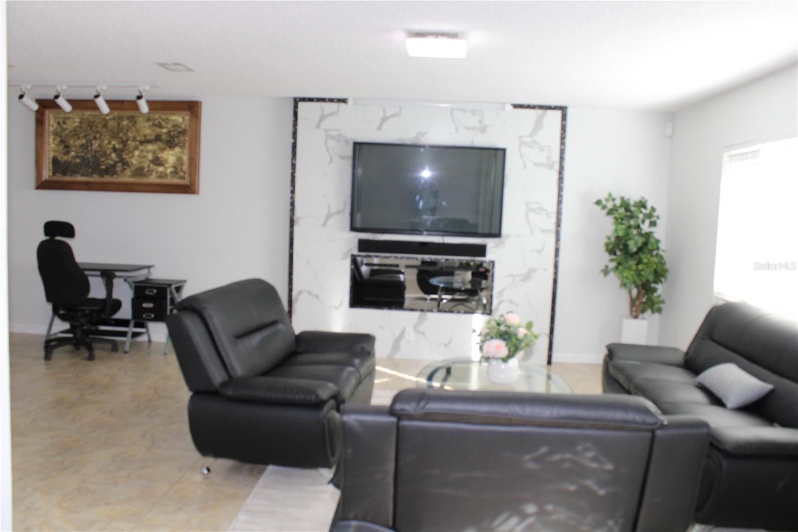 Image 3 of 30 For 7655 Cardiff Court