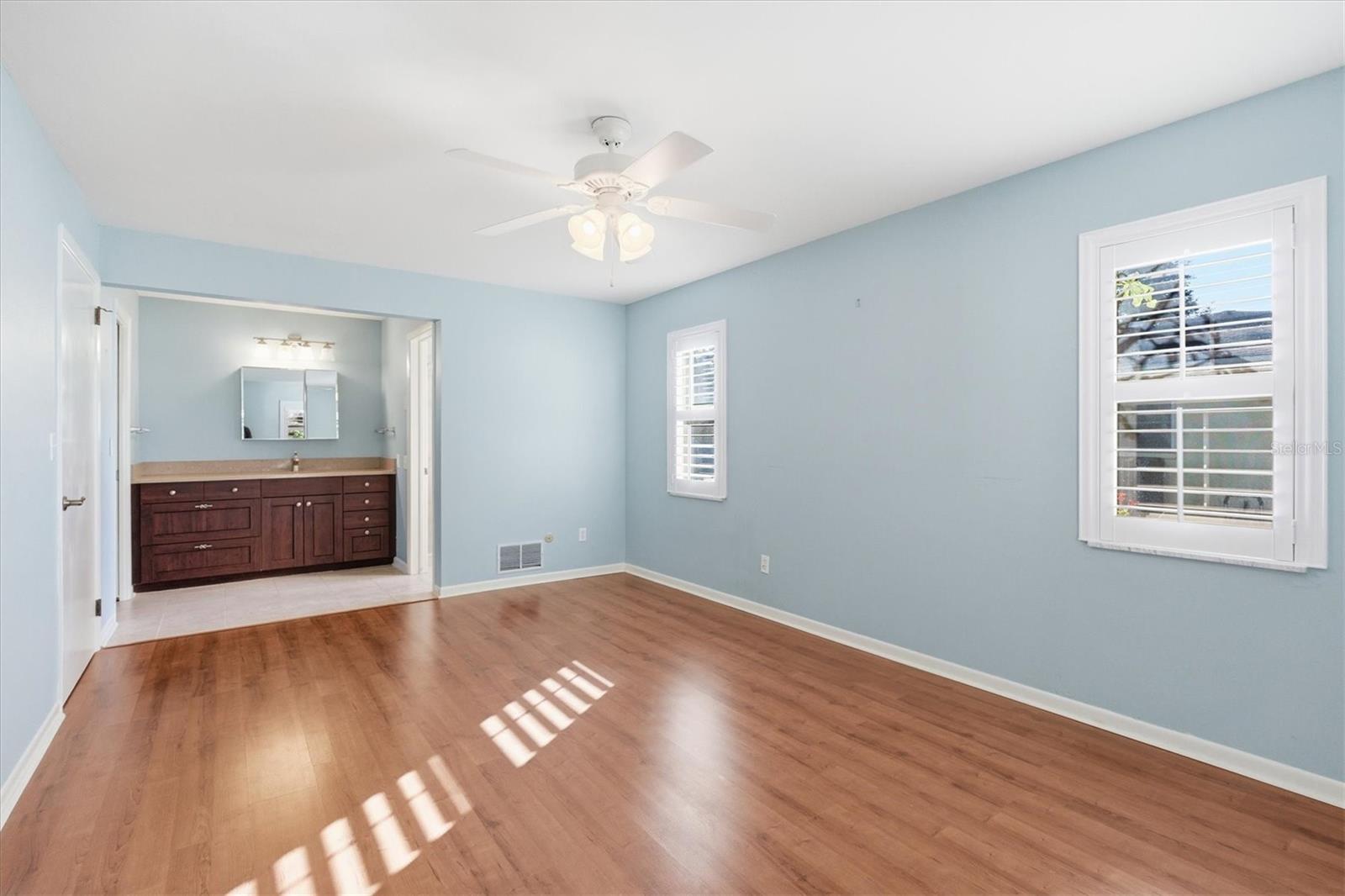 Image 26 of 48 For 2340 Armour Drive