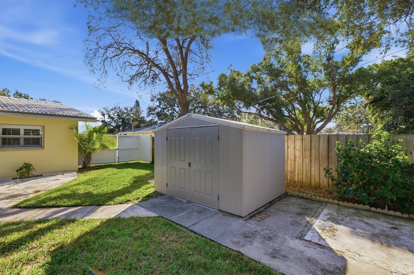 Image 45 of 48 For 2340 Armour Drive