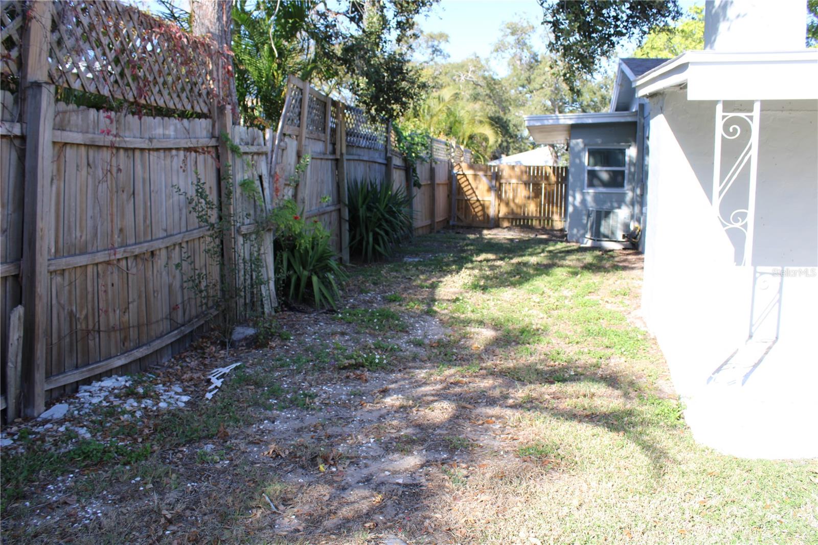 Image 15 of 16 For 10704 50th Avenue N