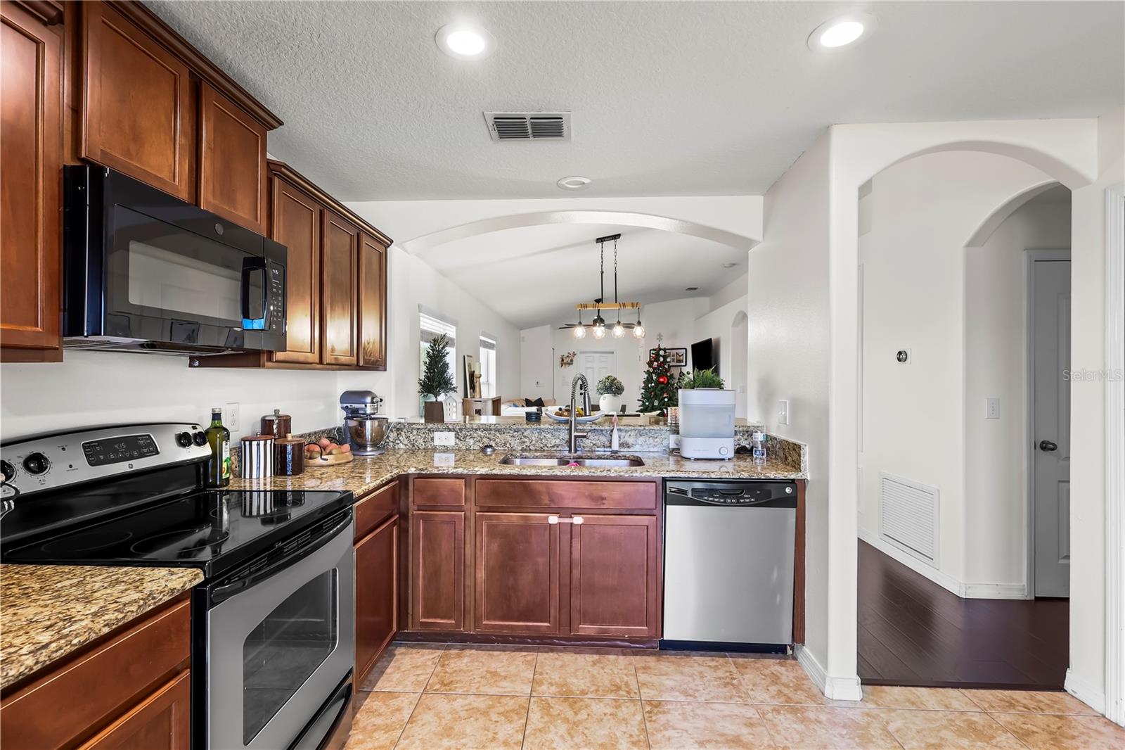 Image 15 of 34 For 1325 Pasadena Bloom Lane