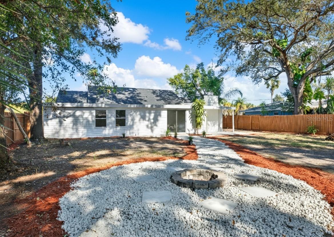 Image 21 of 26 For 1955 Gilbert Street