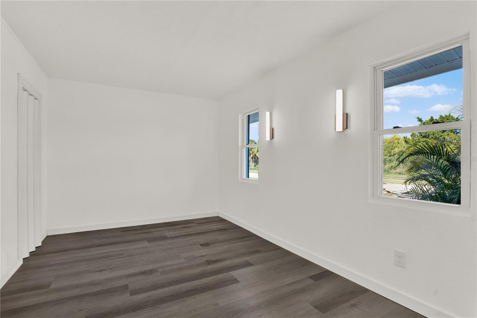 Image 7 of 26 For 1955 Gilbert Street