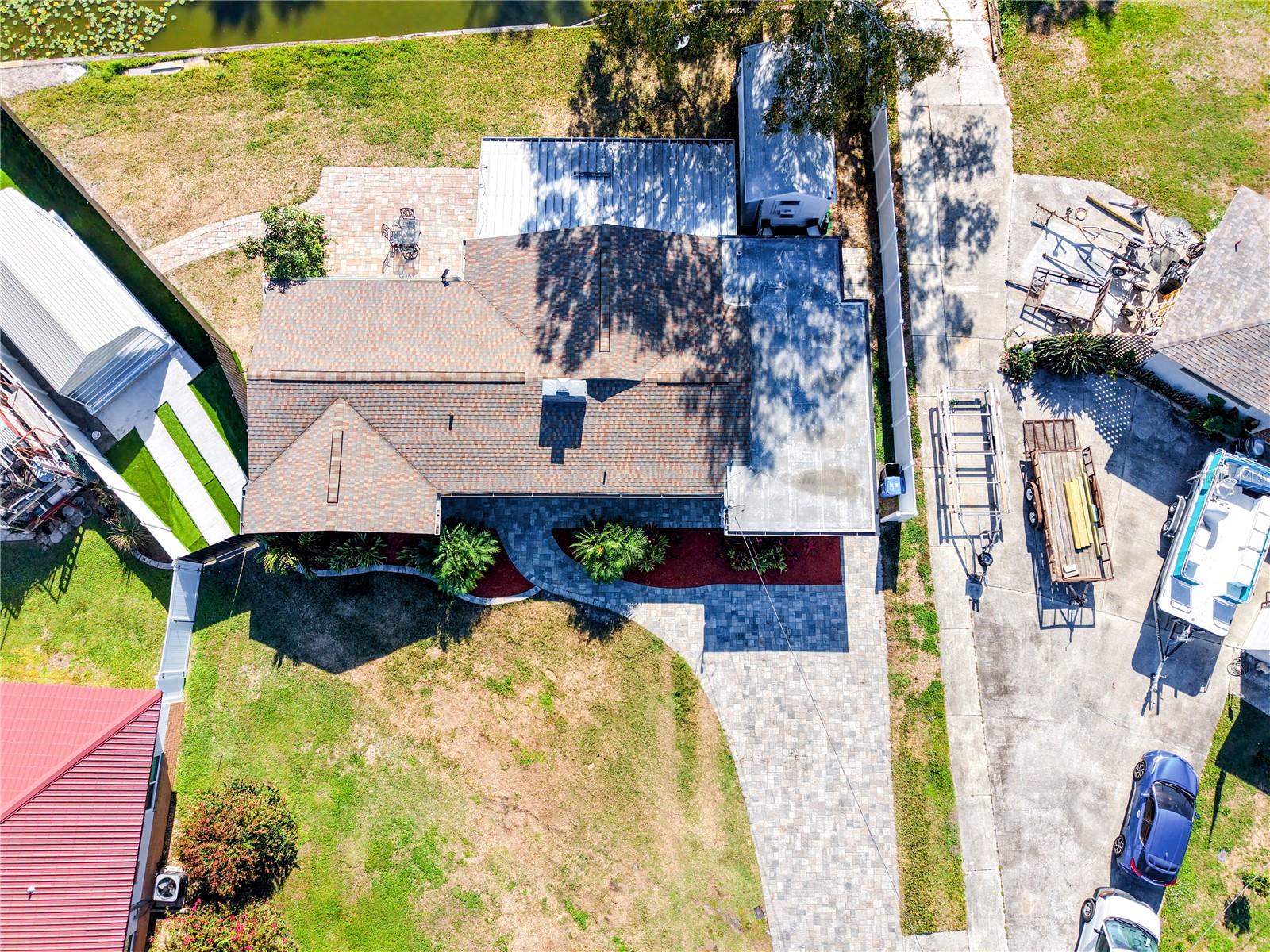 Listing photo id 10 for 5101 Vinson Drive