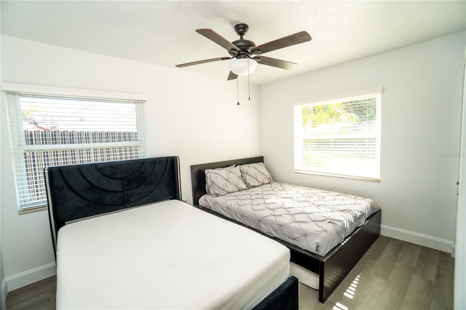 Listing photo id 22 for 5101 Vinson Drive