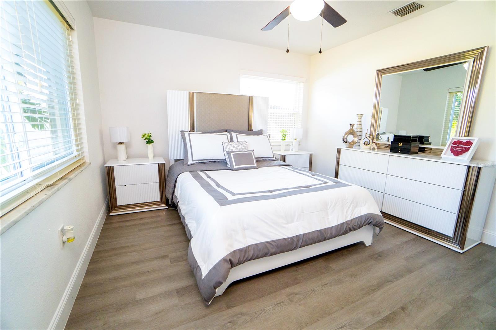 Listing photo id 23 for 5101 Vinson Drive