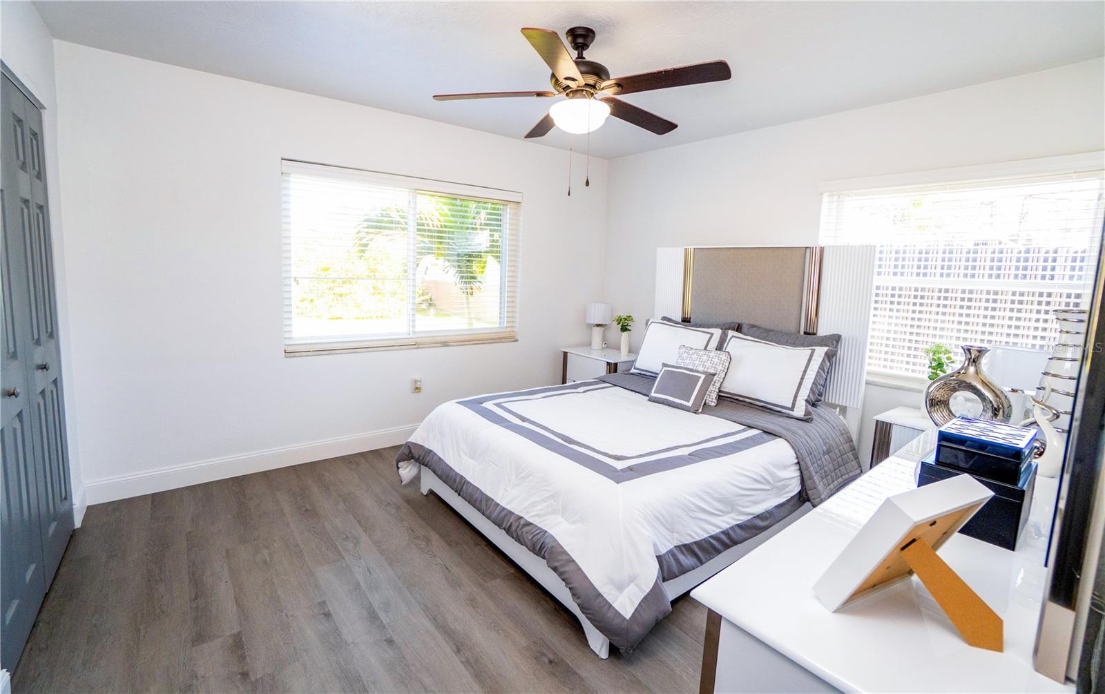 Listing photo id 24 for 5101 Vinson Drive