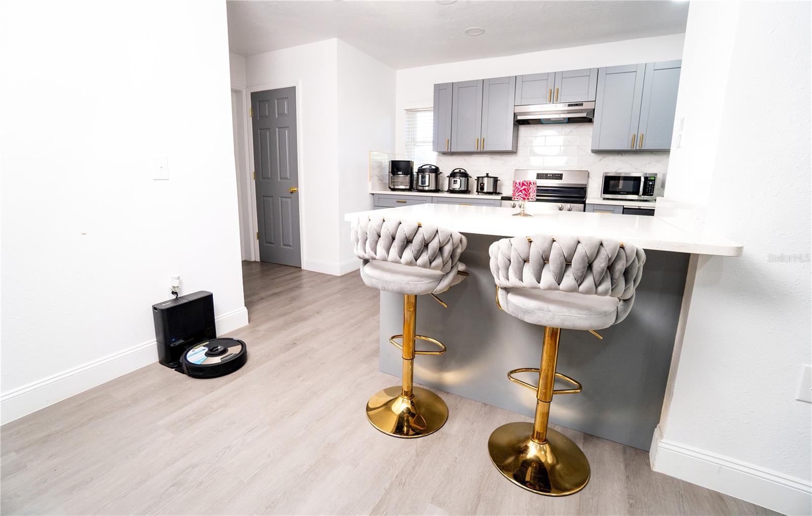 Listing photo id 26 for 5101 Vinson Drive