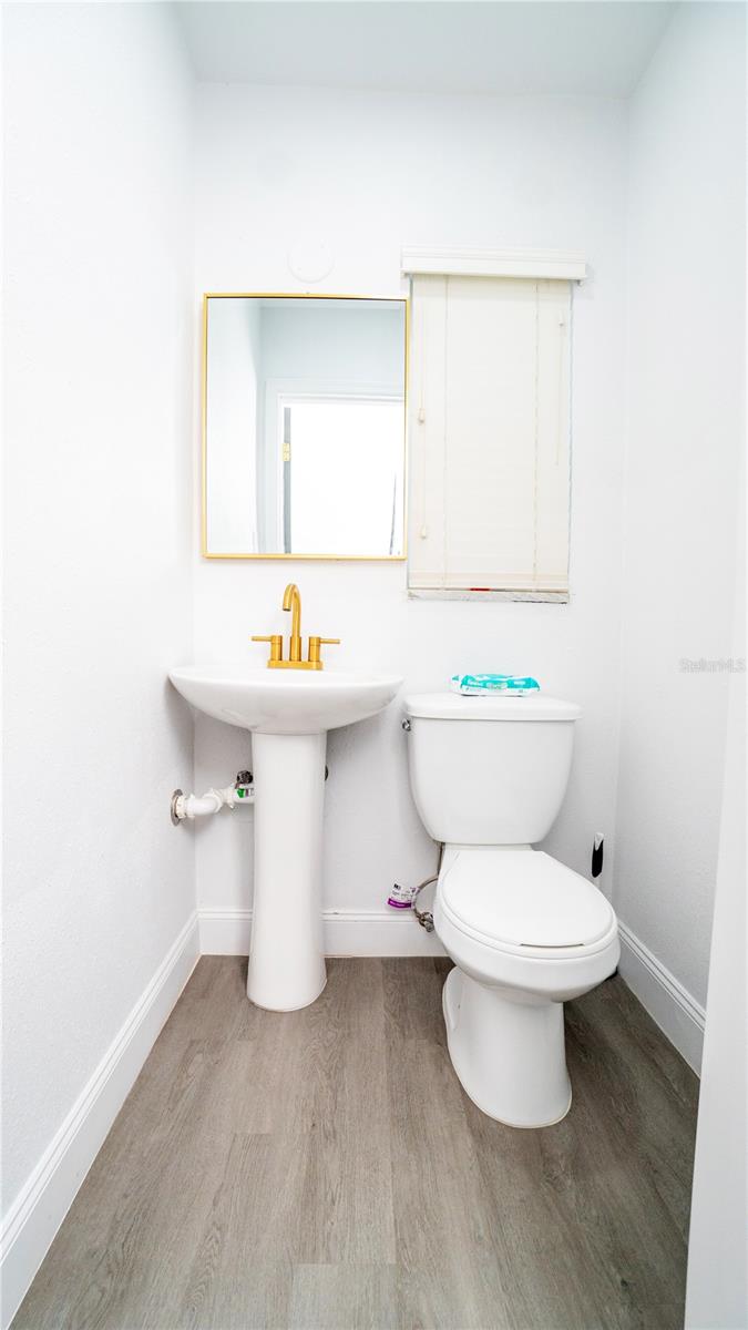 Listing photo id 28 for 5101 Vinson Drive