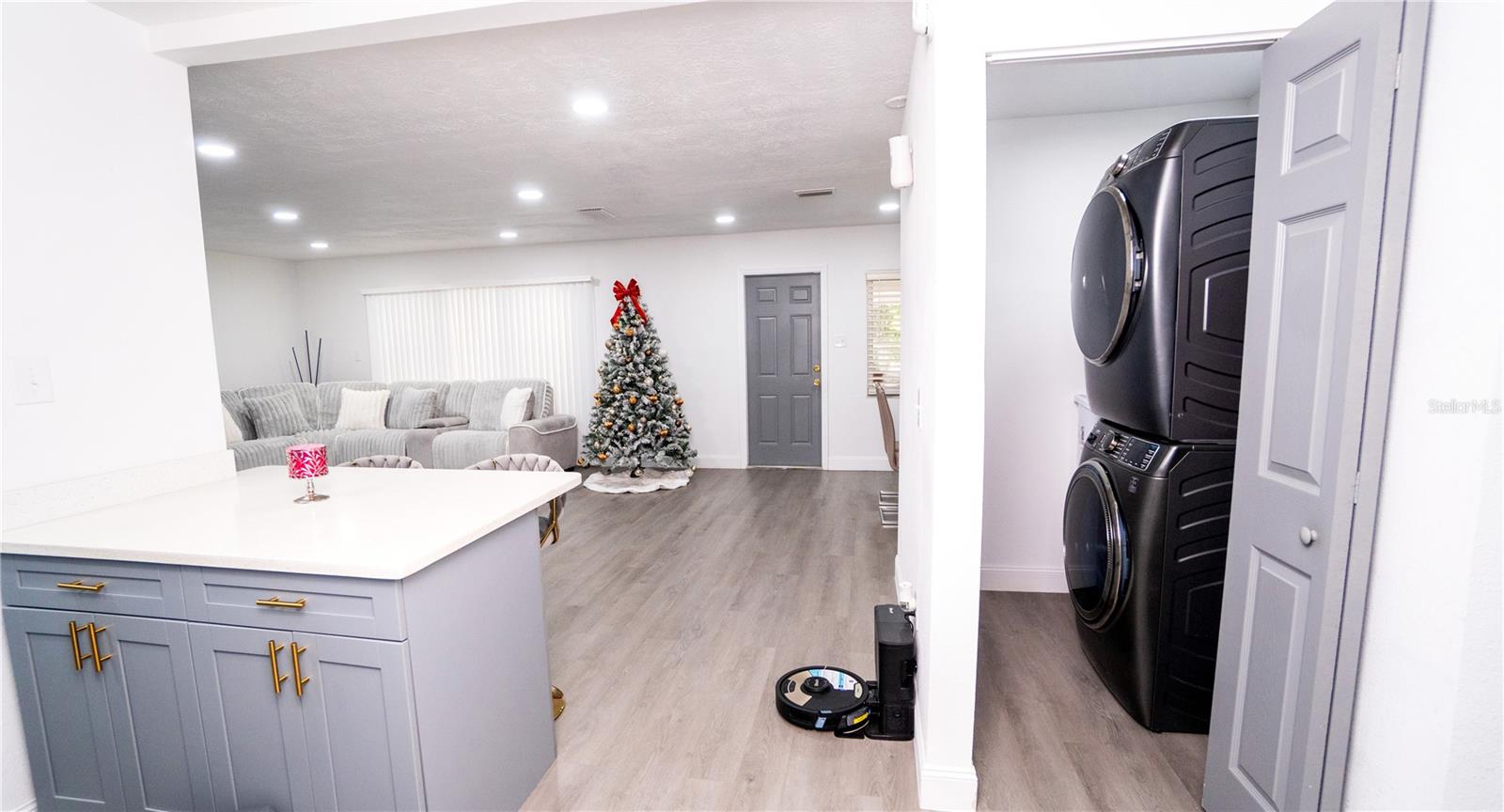 Listing photo id 29 for 5101 Vinson Drive