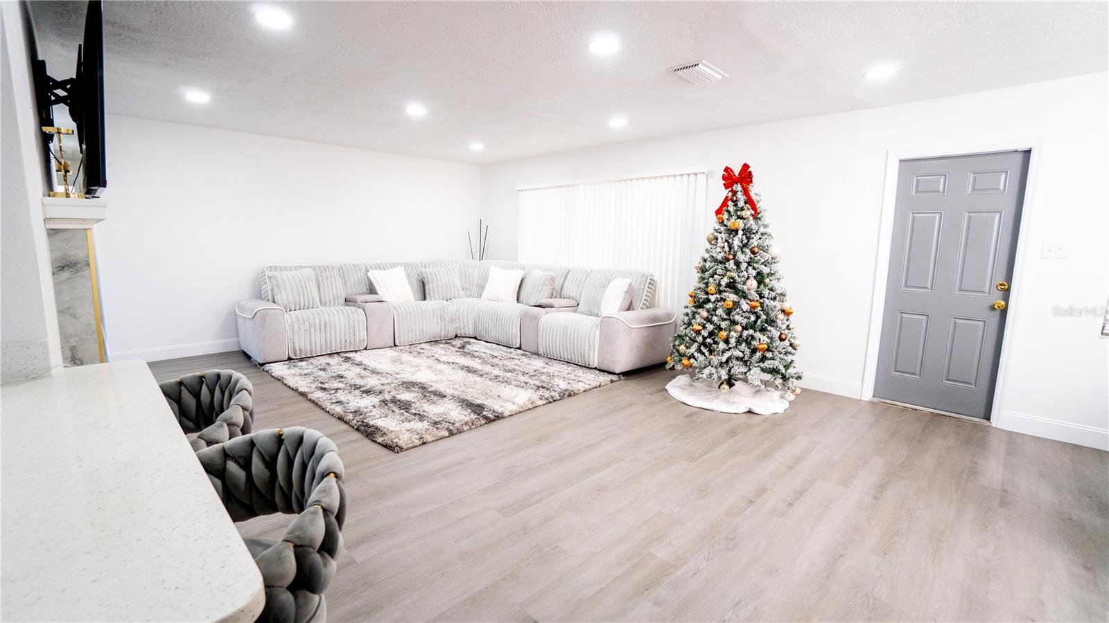 Listing photo id 32 for 5101 Vinson Drive