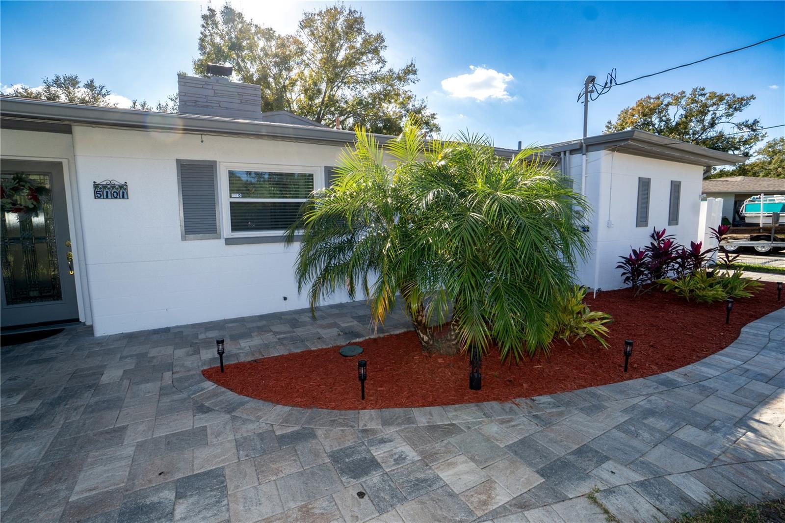 Listing photo id 4 for 5101 Vinson Drive