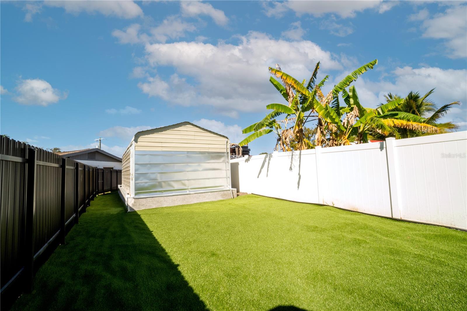 Listing photo id 6 for 5101 Vinson Drive