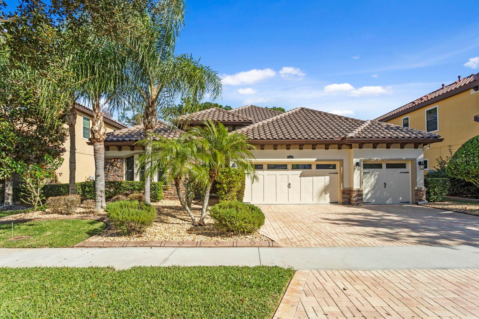 Listing photo id 9 for 2833 Calvano Drive