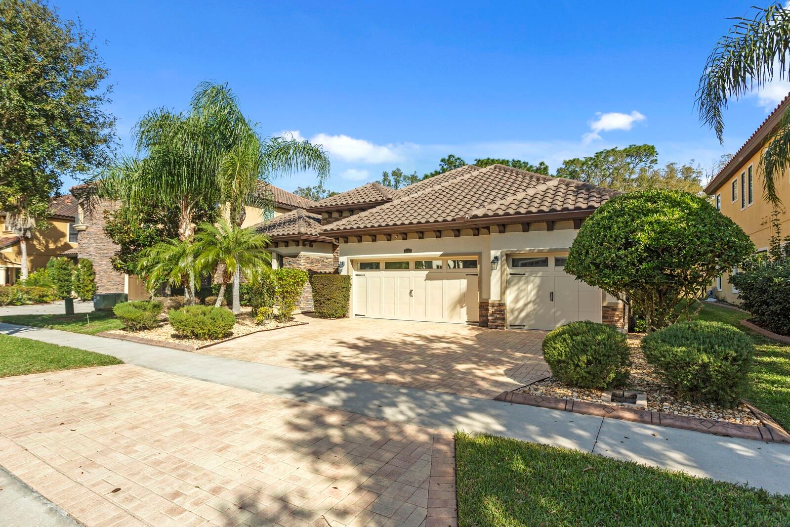 Listing photo id 10 for 2833 Calvano Drive