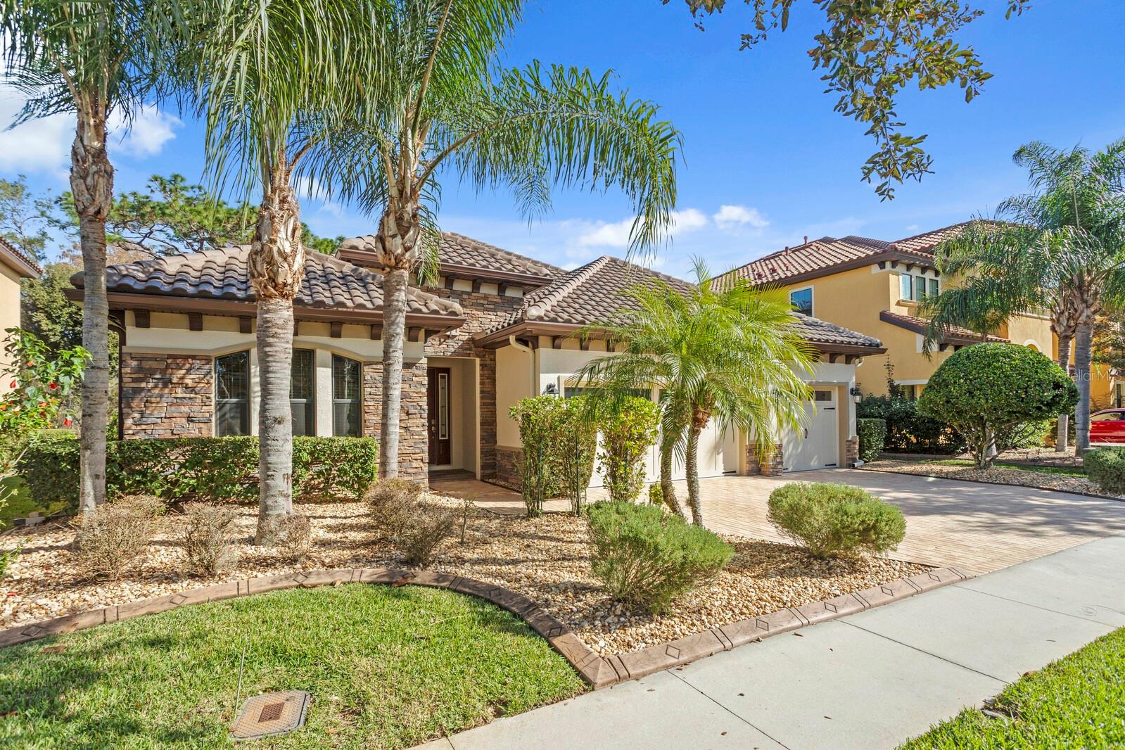 Listing photo id 11 for 2833 Calvano Drive