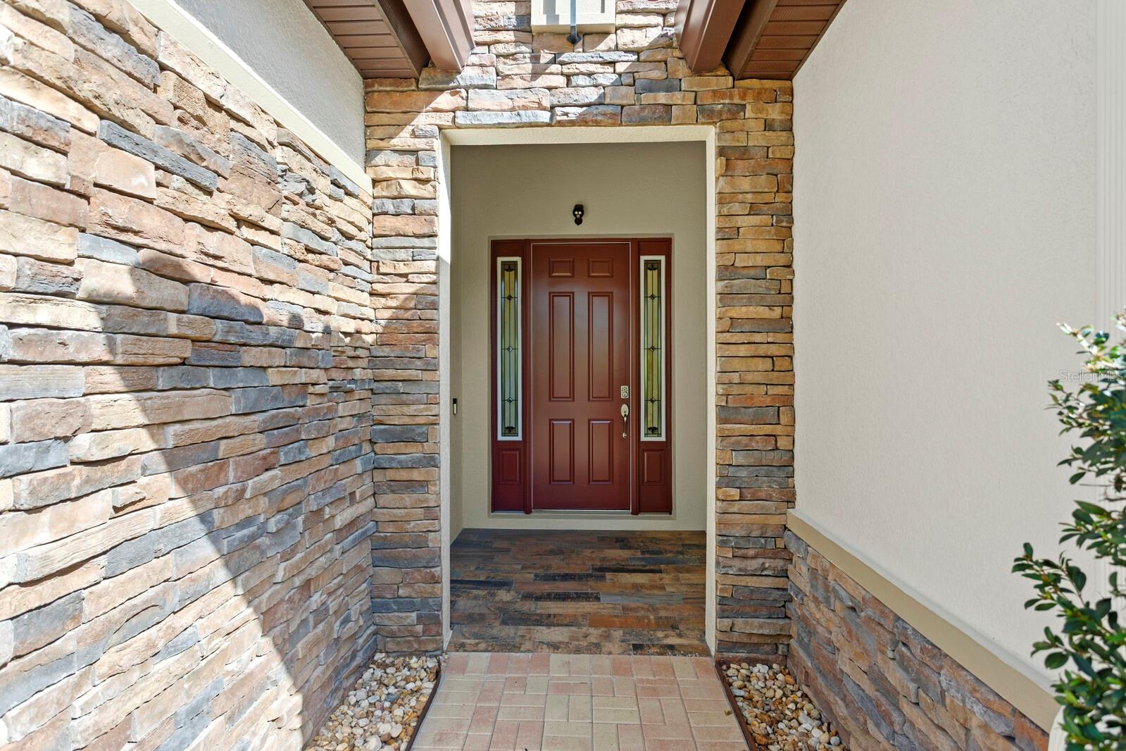 Listing photo id 13 for 2833 Calvano Drive