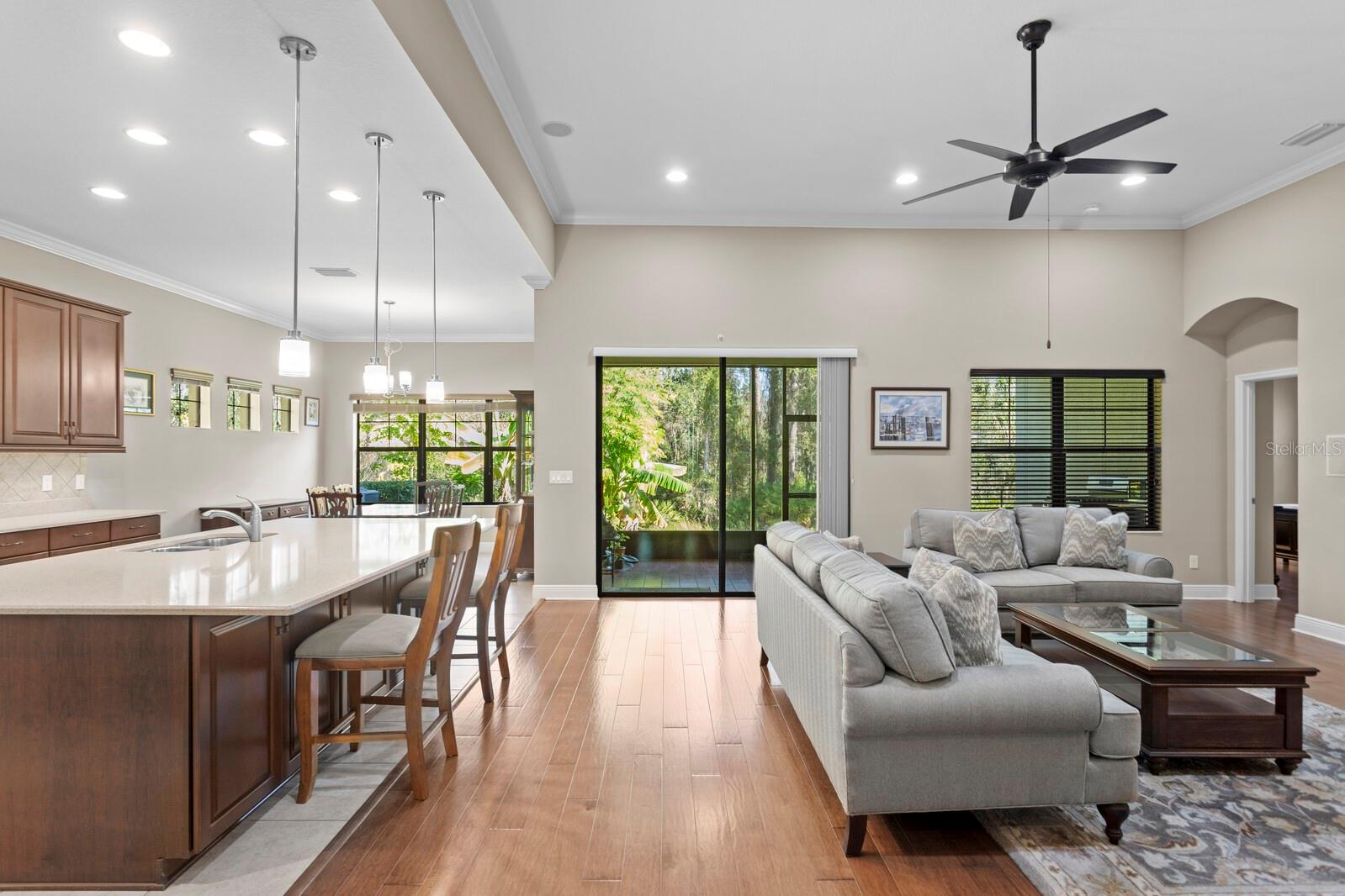 Listing photo id 16 for 2833 Calvano Drive