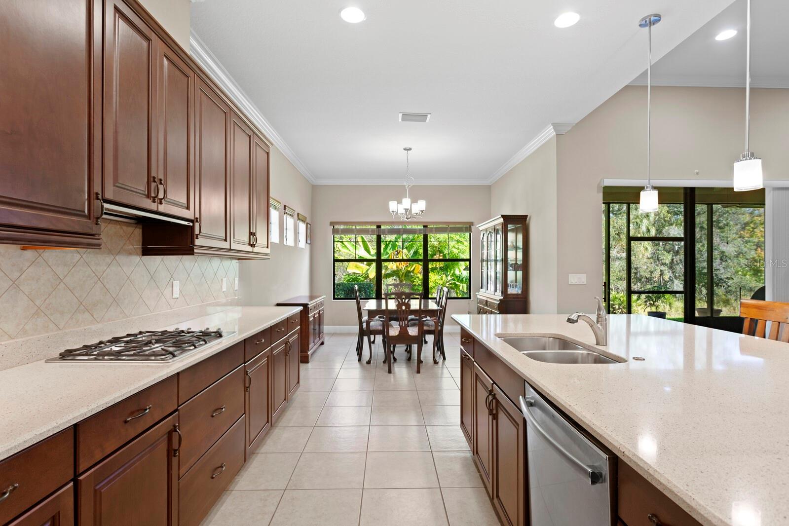 Listing photo id 23 for 2833 Calvano Drive