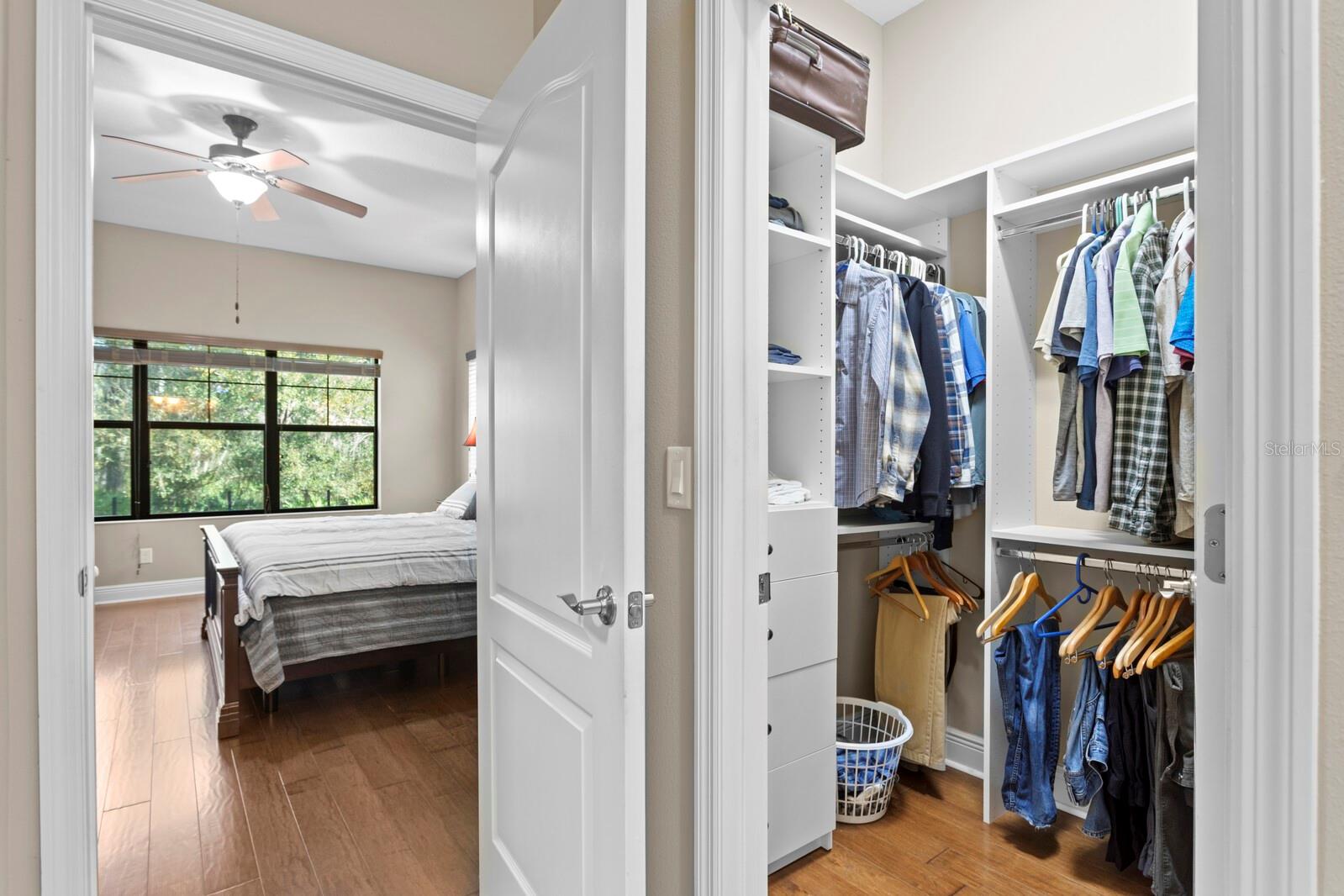 Listing photo id 27 for 2833 Calvano Drive