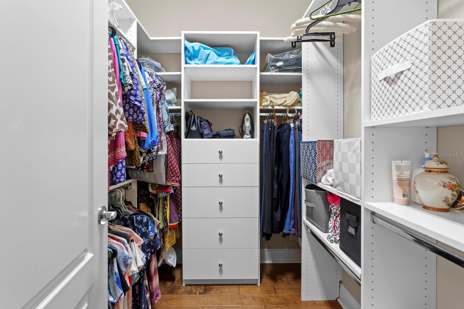 Listing photo id 28 for 2833 Calvano Drive